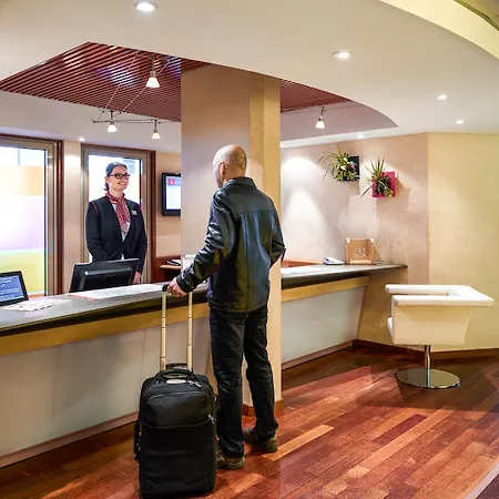Adagio Centre Ramblas 4*